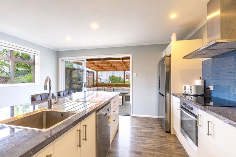 Photo of property in 18 Woburn Street, Waipukurau, 4200