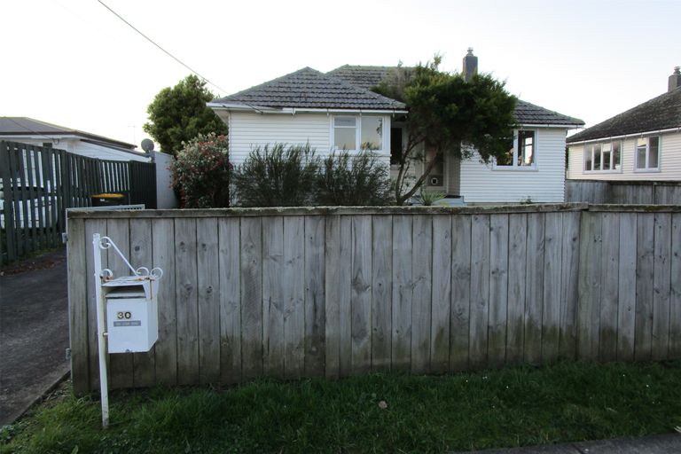 Photo of property in 30 Roberts Avenue, Bayswater, Auckland, 0622