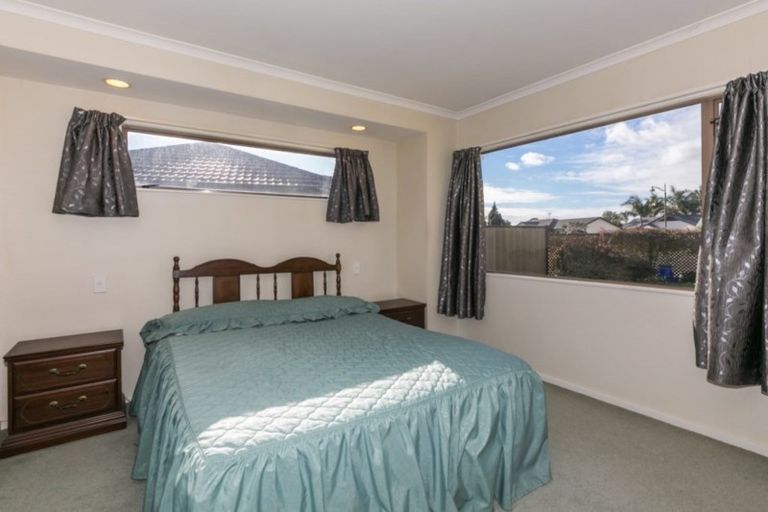 Photo of property in 19 Aintree Place, Taradale, Napier, 4112