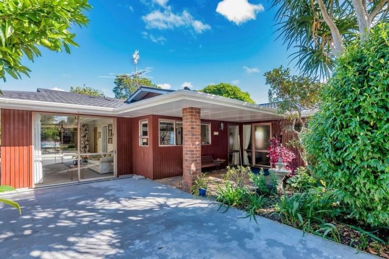 Photo of property in 67 Nimmo Avenue East, Waikanae, 5036