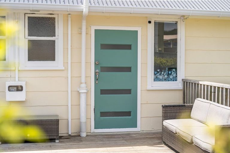 Photo of property in 6 Piko Street, Titahi Bay, Porirua, 5022