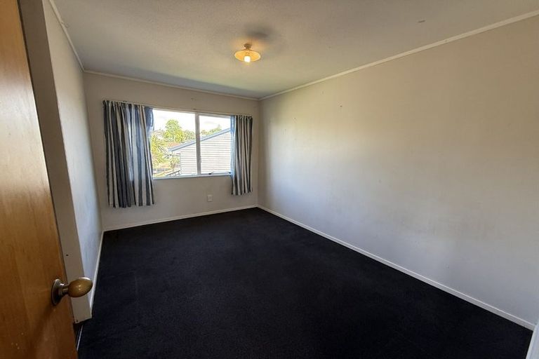 Photo of property in 33 Addison Drive, Glendene, Auckland, 0602