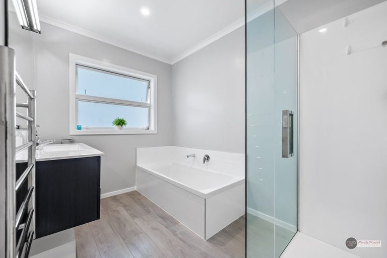 Photo of property in 11 Te Wiremu Lane, Otaki, 5512