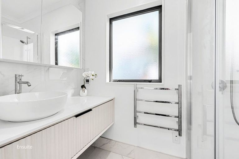 Photo of property in 175 Tirohanga Road, Tirohanga, Lower Hutt, 5010