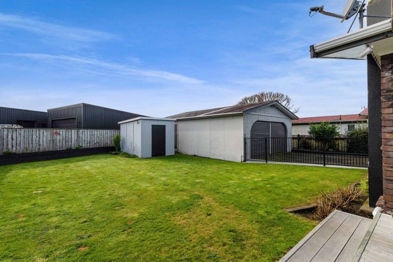 Photo of property in 100 Pembroke Road West, Pembroke, Stratford, 4332