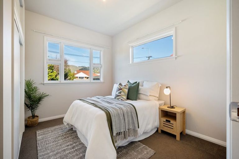 Photo of property in 27 Wades Avenue, Saint Martins, Christchurch, 8022