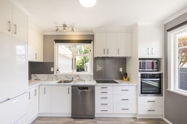 Photo of property in 7 Norwich Place, Awapuni, Palmerston North, 4412