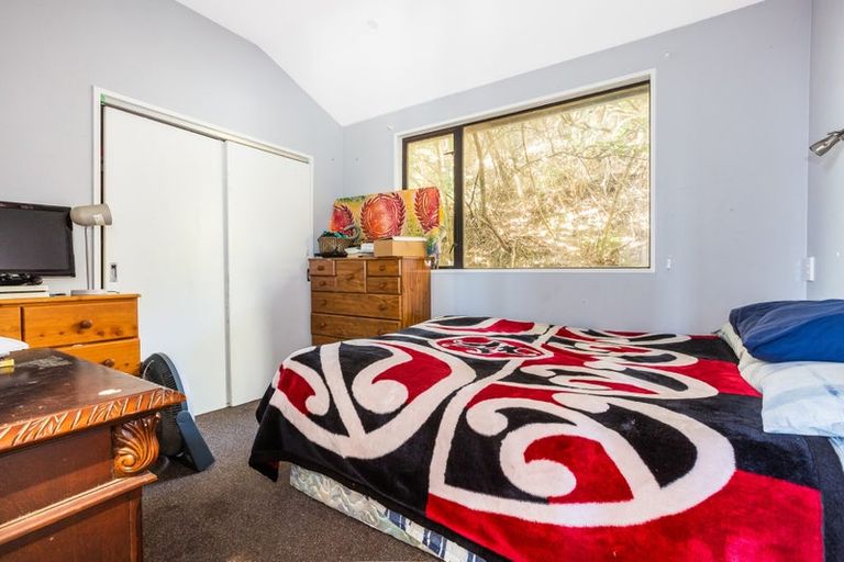 Photo of property in 10 Hereford Street, Cannons Creek, Porirua, 5024