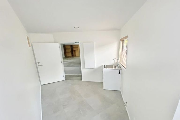 Photo of property in 71 Gills Road, Albany Heights, Auckland, 0632