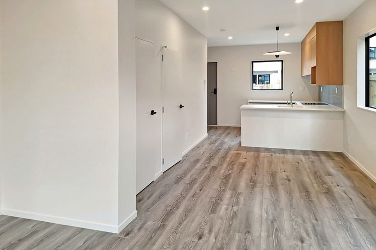 Photo of property in 17 Tokarewa Close, Mount Wellington, Auckland, 1062