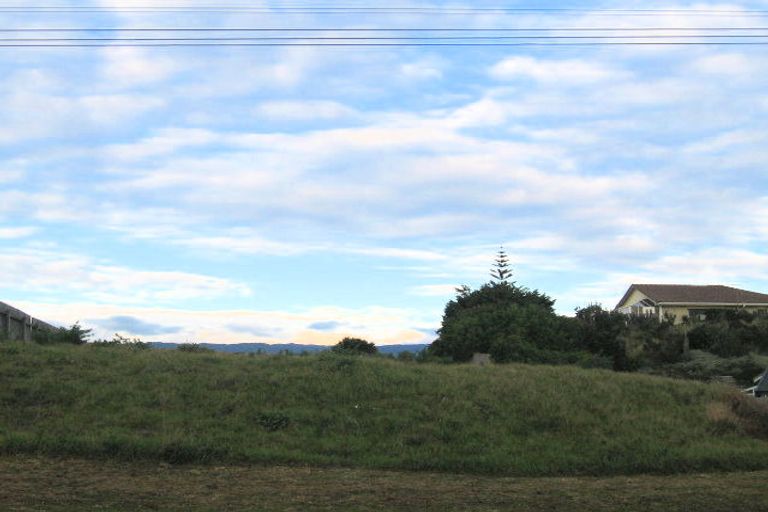 Photo of property in 44 Moana Street, Otaki Beach, Otaki, 5512