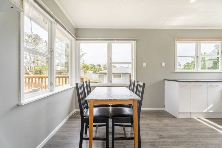 Photo of property in 73 Driver Crescent, Cannons Creek, Porirua, 5024