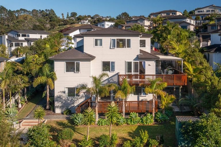 Photo of property in 5 Bintulu Place, Fairview Heights, Auckland, 0632