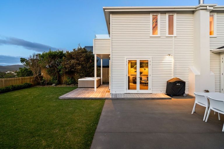 Photo of property in 52 Karepa Street, Brooklyn, Wellington, 6021