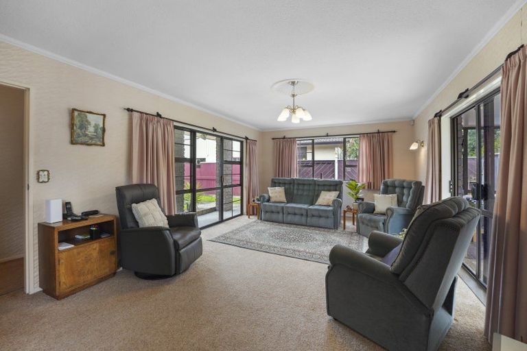 Photo of property in 35 Waddington Drive, Naenae, Lower Hutt, 5011