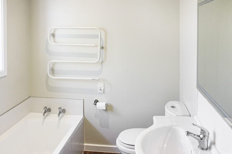 Photo of property in 51 Wilton Crescent, Bishopdale, Christchurch, 8053