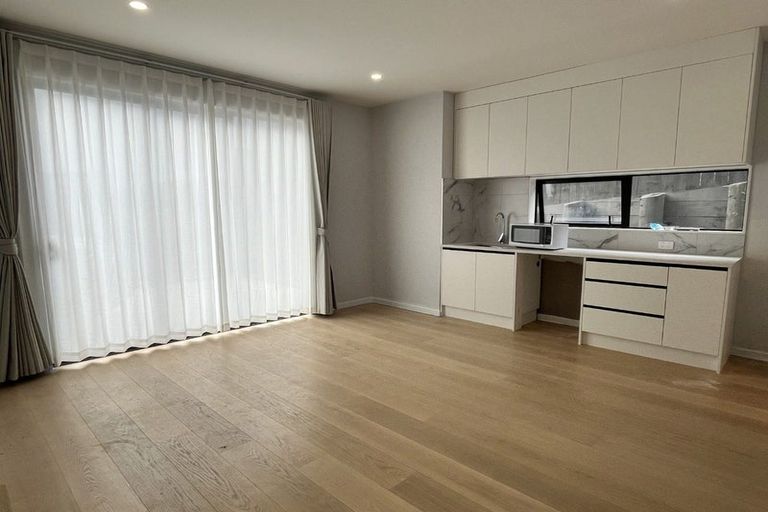 Photo of property in 3 Pocock Lane, Oteha, Auckland, 0632