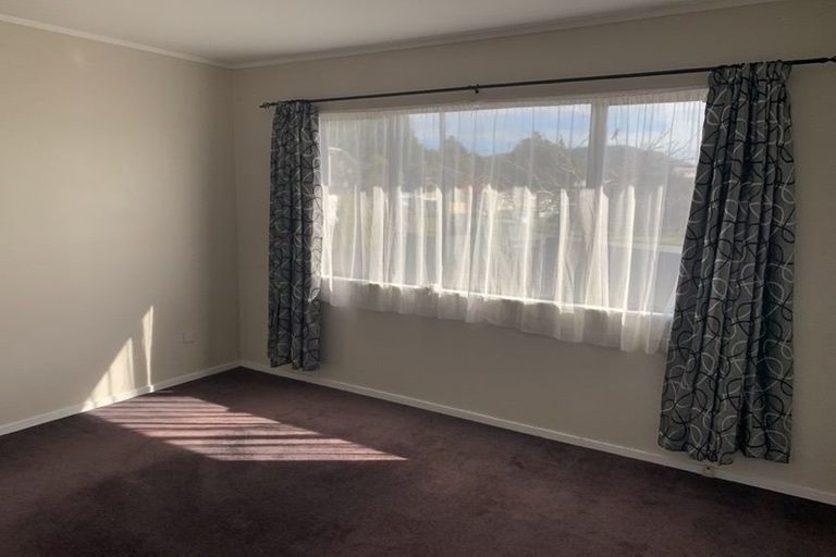 Photo of property in 21 Fenchurch Grove, Stokes Valley, Lower Hutt, 5019