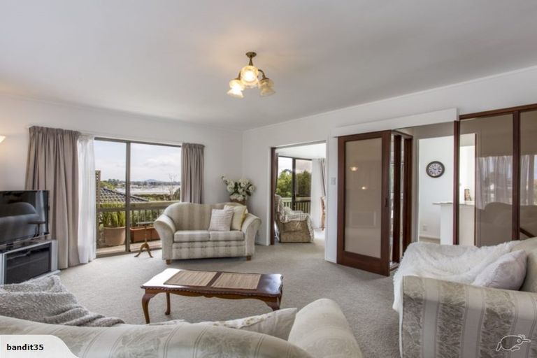 Photo of property in 19 Dowling Place, Pakuranga, Auckland, 2010