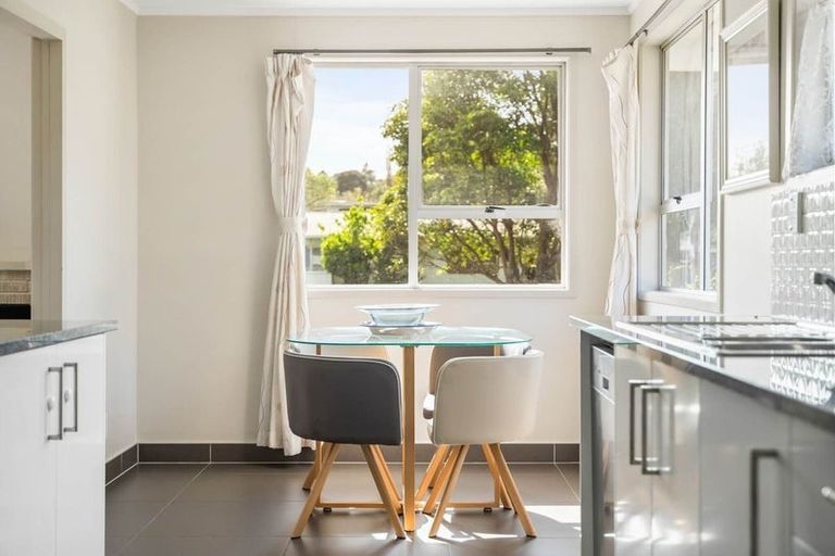 Photo of property in 39 Onedin Place, Titirangi, Auckland, 0604