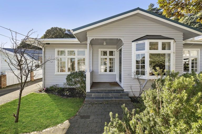 Photo of property in 3 Totara Street, Eastbourne, Lower Hutt, 5013
