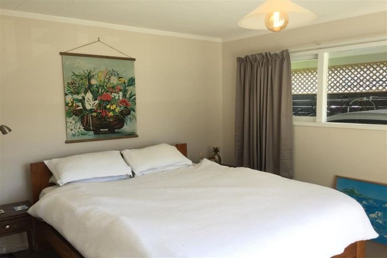 Photo of property in 62 Ngaio Road, Waikanae, 5036