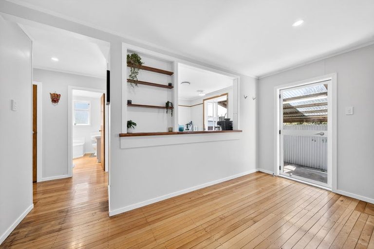 Photo of property in 2 Philip Street, Carterton, 5713