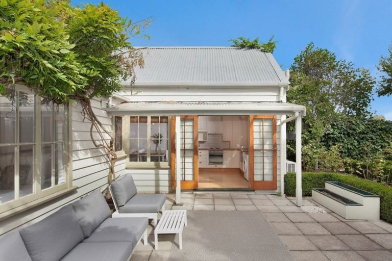 Photo of property in 137 Springfield Road, St Albans, Christchurch, 8014