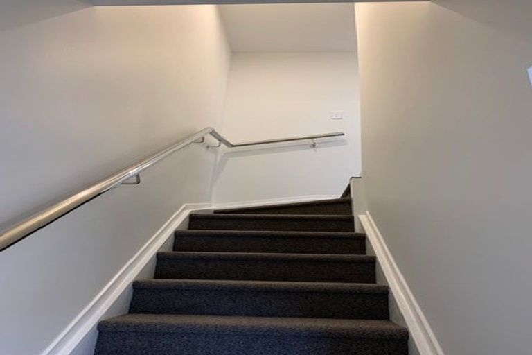 Photo of property in 6 Hoopers Road, Glen Eden, Auckland, 0602