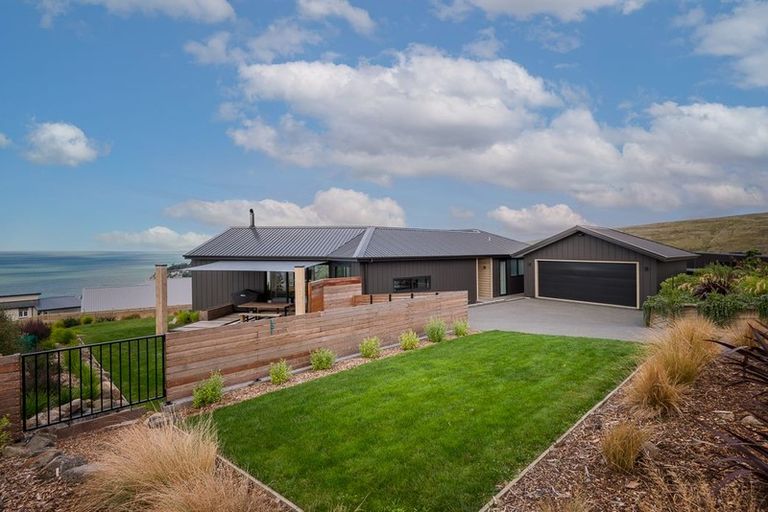 Photo of property in 2 Ridgeway Place, Richmond Hill, Christchurch, 8081