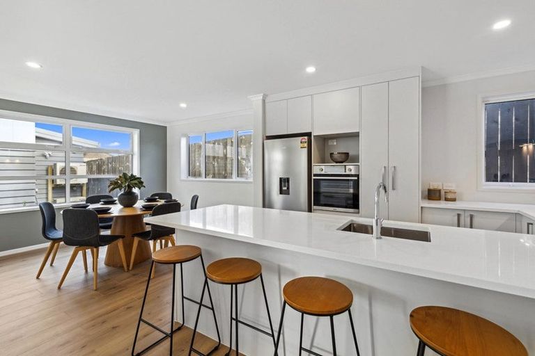 Photo of property in 10b Kotuku Street, Te Atatu Peninsula, Auckland, 0610