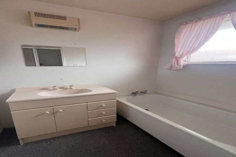 Photo of property in 39 Moore Street, Rolleston, 7614