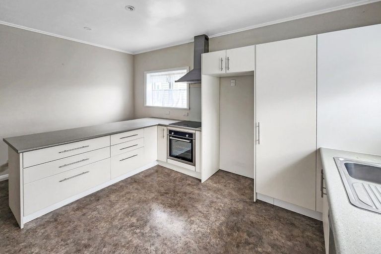 Photo of property in 52 Bell Road, Waiwhetu, Lower Hutt, 5010