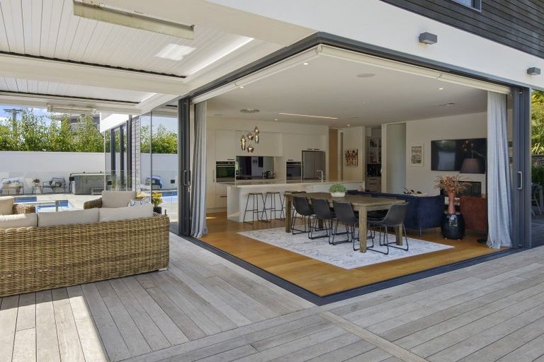 Photo of property in 17 Penhelig Place, Burnside, Christchurch, 8053