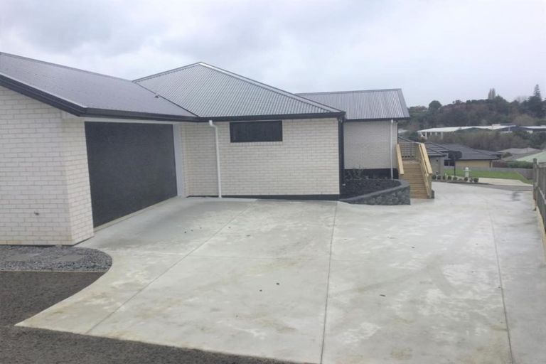 Photo of property in 27 Fairfax Crescent, Pyes Pa, Tauranga, 3112