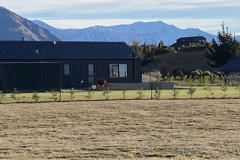 Photo of property in 1 Outlet Road, Wanaka, 9305