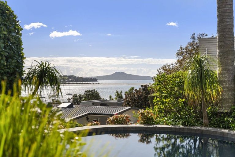 Photo of property in 23 Clyside Avenue, Half Moon Bay, Auckland, 2012