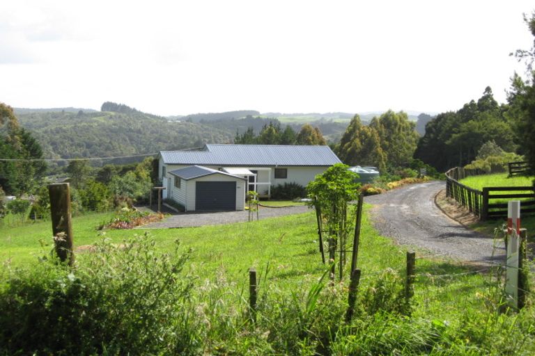 Photo of property in 728 Ponga Road, Opaheke, Papakura, 2584