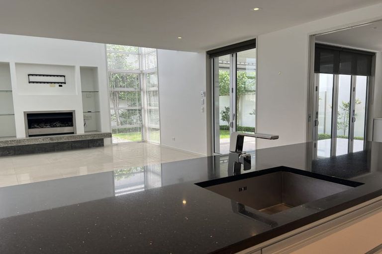 Photo of property in 3 Church Lane, Merivale, Christchurch, 8014