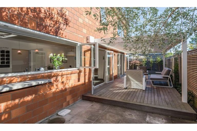 Photo of property in 31 Eversleigh Street, St Albans, Christchurch, 8014