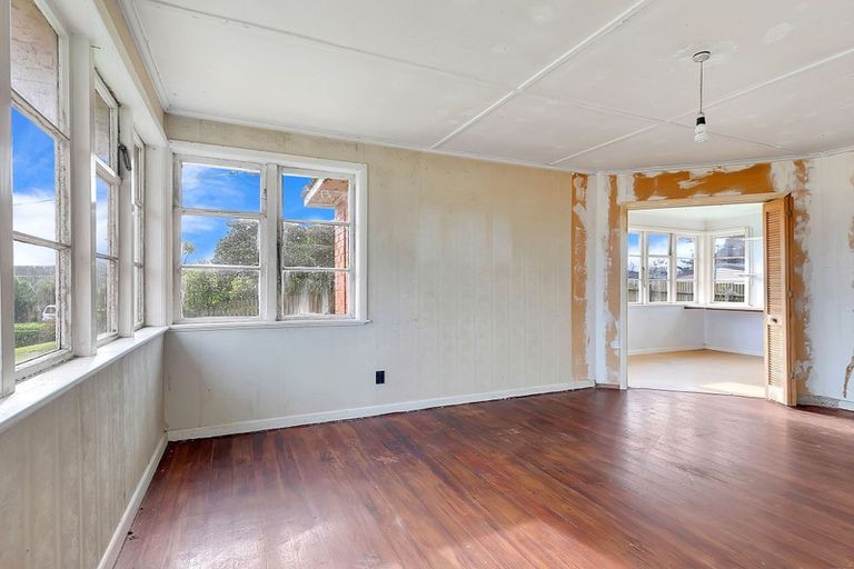 Photo of property in 2 Chew Place, Ranui, Porirua, 5024