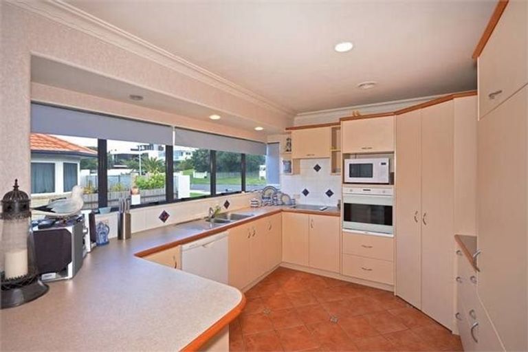 Photo of property in 71a Oceanview Road, Mount Maunganui, 3116