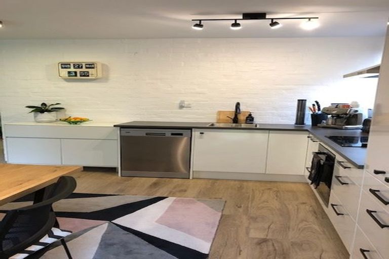 Photo of property in 141 Churton Drive, Churton Park, Wellington, 6037