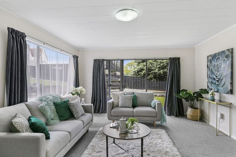 Photo of property in 18 Cassley Crescent, Papakowhai, Porirua, 5024