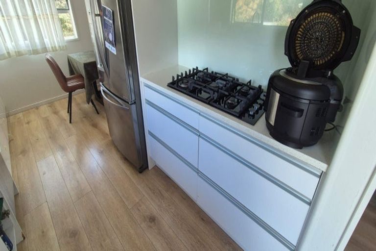 Photo of property in 55 Allington Road, Massey, Auckland, 0614