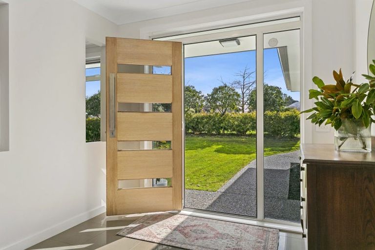 Photo of property in 19 Montgomery Crescent, Kinloch, Taupo, 3377