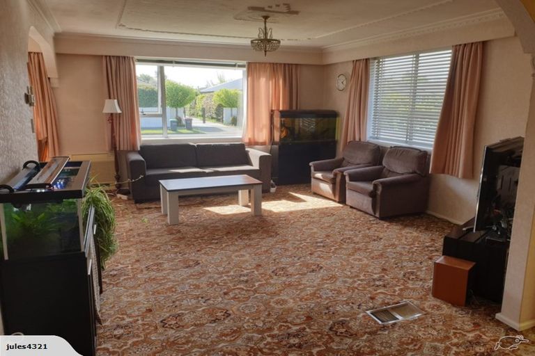 Photo of property in 23 Liverton Crescent, Bishopdale, Christchurch, 8053