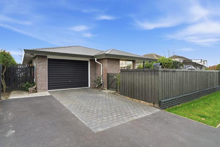 Photo of property in 1/54 Aorangi Road, Bryndwr, Christchurch, 8053