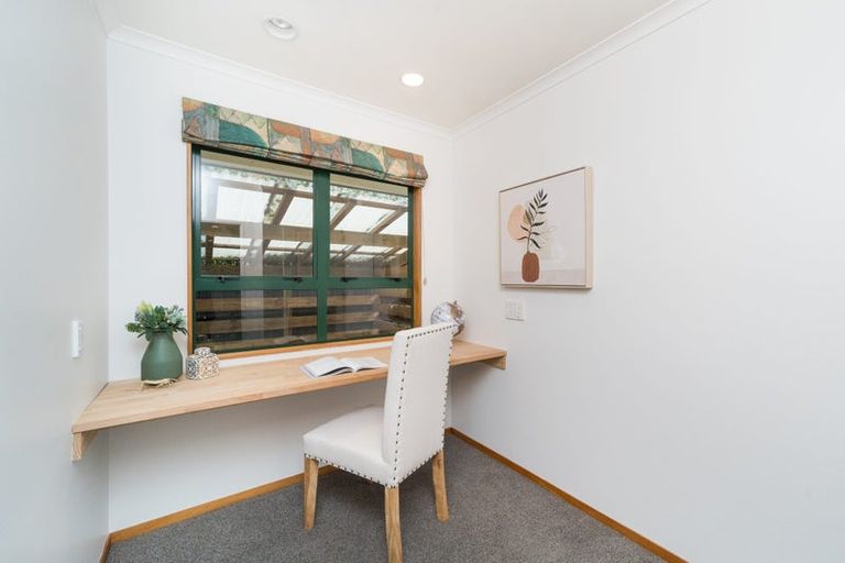 Photo of property in 86 Pahiatua Street, Hokowhitu, Palmerston North, 4410