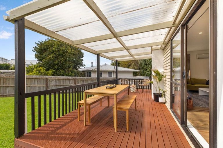 Photo of property in 22 Parry Road, Mount Wellington, Auckland, 1062